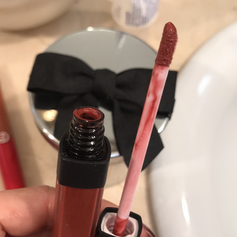 Lips gloss - Picture 4 of 4